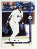 2001 Leaf Rookies and Stars #19 Tony Gwynn
