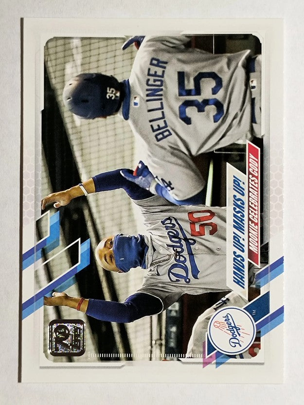 2021 Topps #303 Hands Up! Masks Up!/Mookie Betts/Cody Bellinger