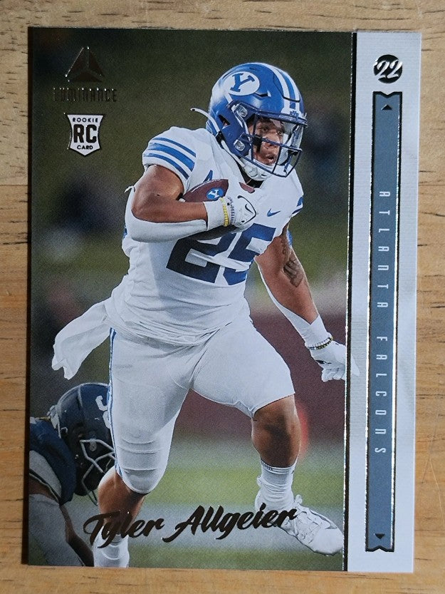 2022 Panini Luminance #110 Tyler Allgeier RC