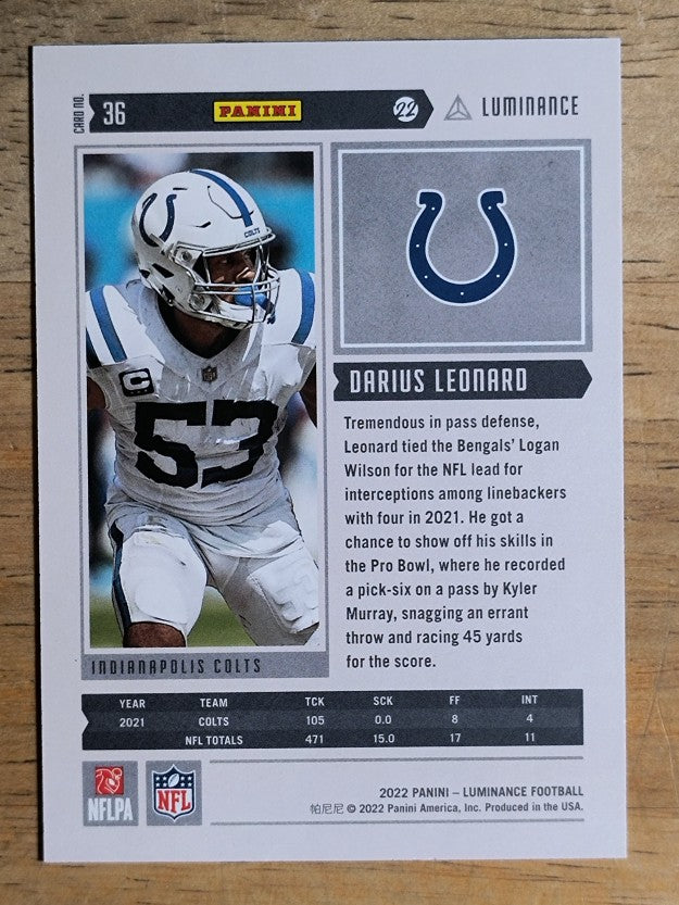2022 Panini Luminance Gold #36 Darius Leonard